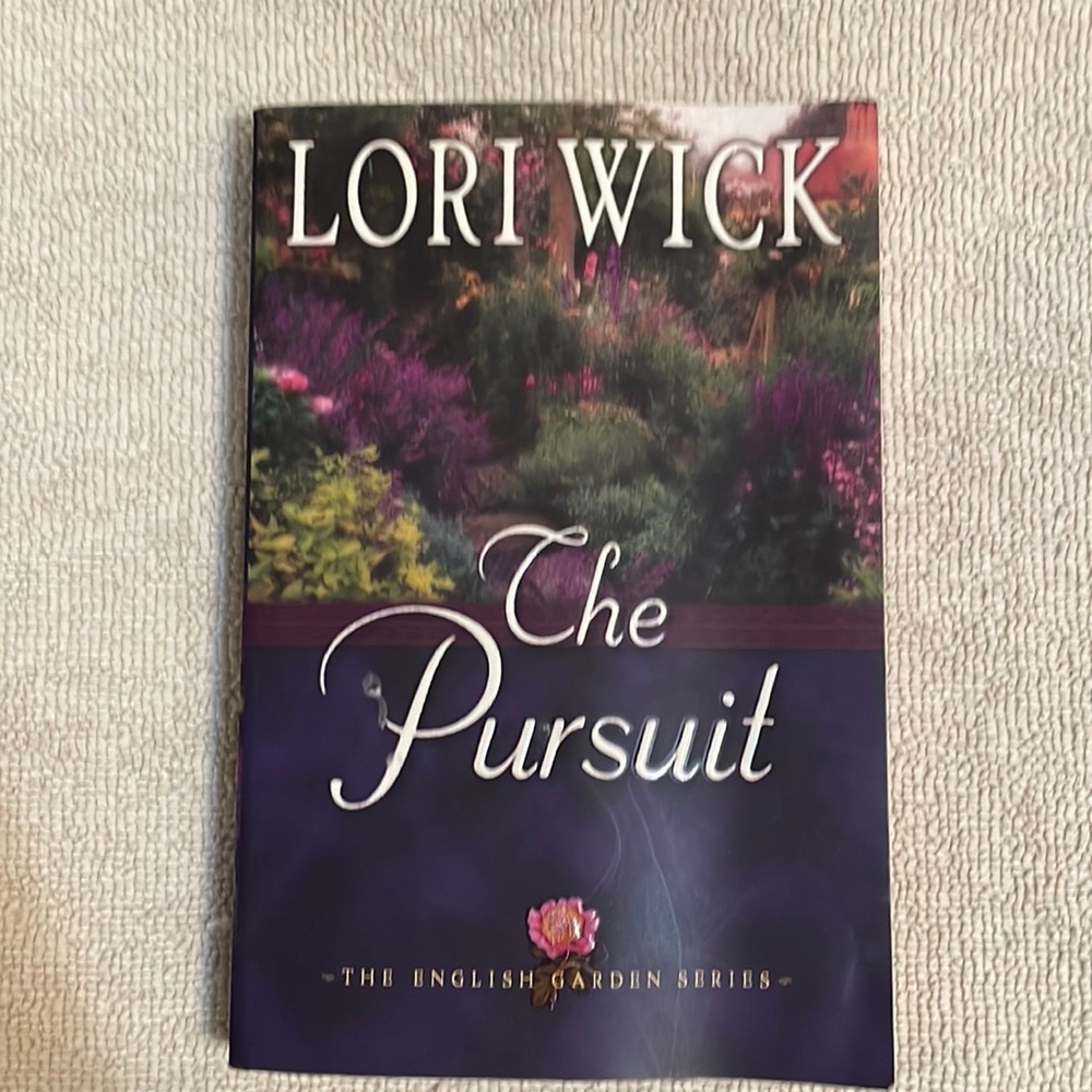 🌈2/$8  The Pursuit #4 in The English Garden Series